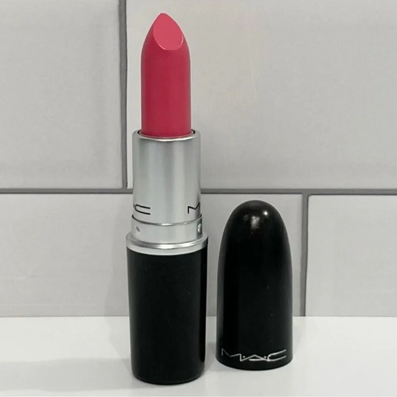 MAC Cosmetics Feeling Fizzy Matte Lipstick - Picture 1 of 1
